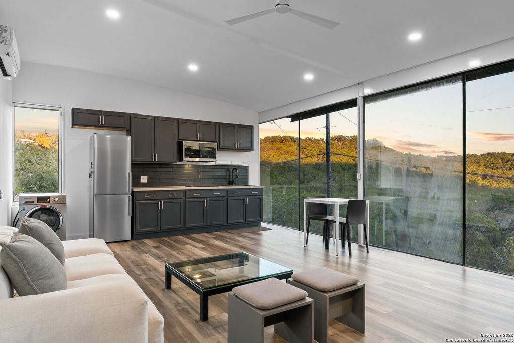 Photo of 1645 Trail Pass Dr, Canyon Lake, TX 78133 (MLS # 1917000)