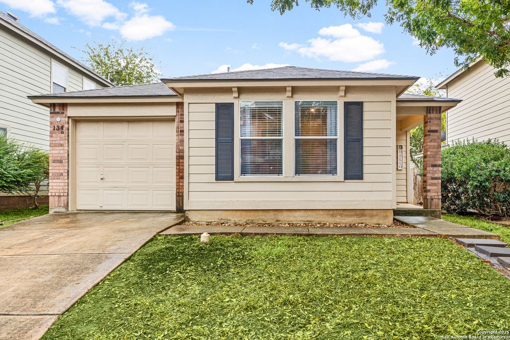 Photo of 134 Arrow Oaks, San Antonio, TX 78249 (MLS # 1924101)