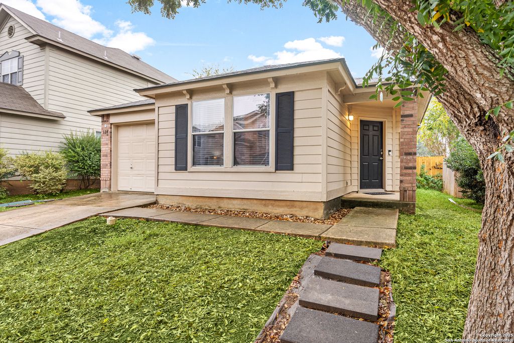 Photo of 134 Arrow Oaks, San Antonio, TX 78249 (MLS # 1924101)