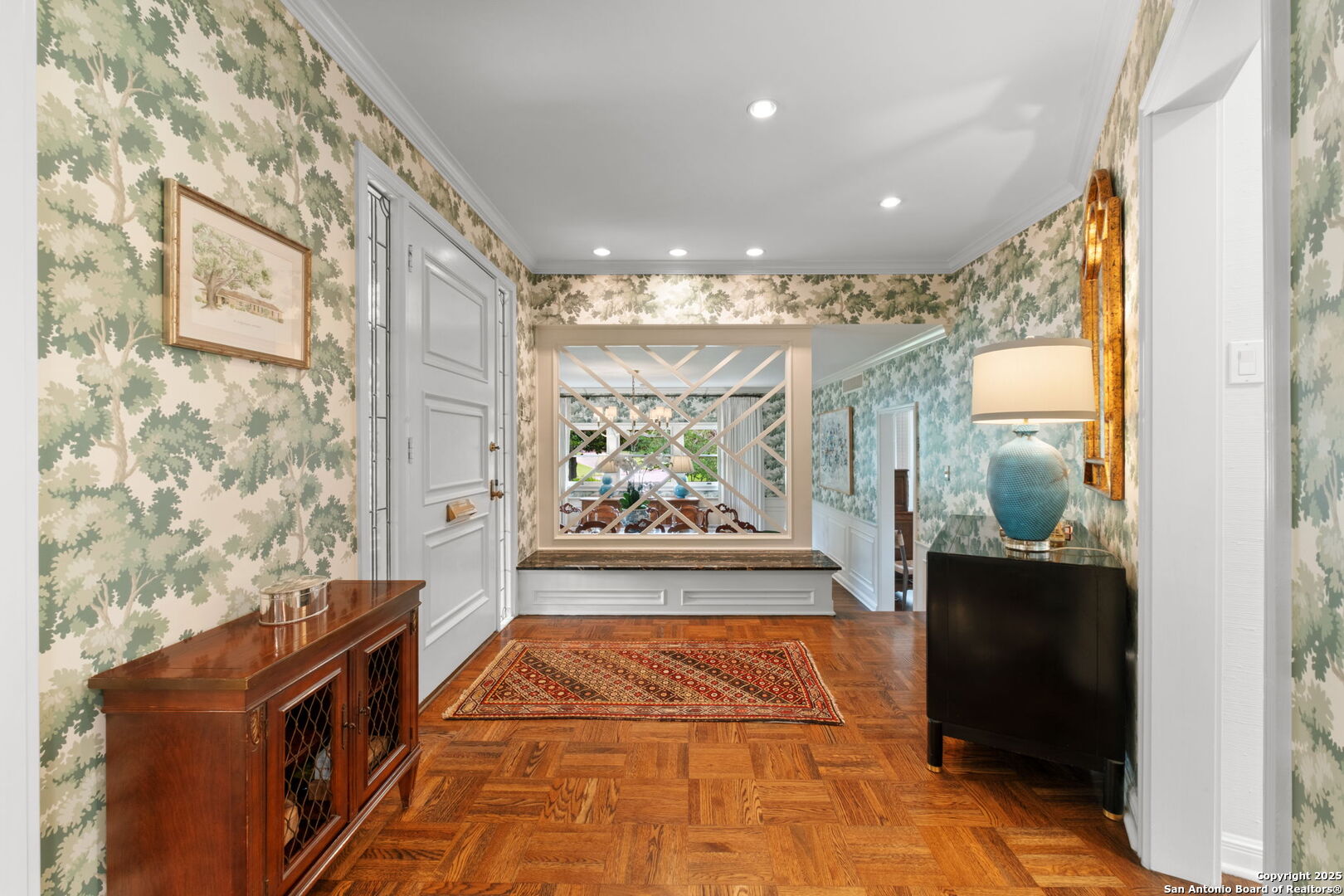 701 Ridgemont
