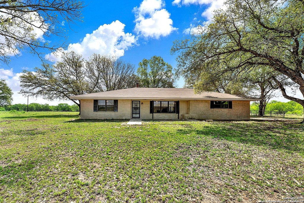 Photo of 1212 County Road 337, La Vernia, TX 78121 (MLS # 1869891)
