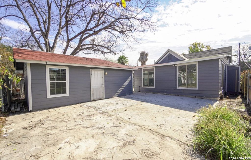 Photo of 1139 1/2 Morales, San Antonio, TX 78207 (MLS # 1939262)