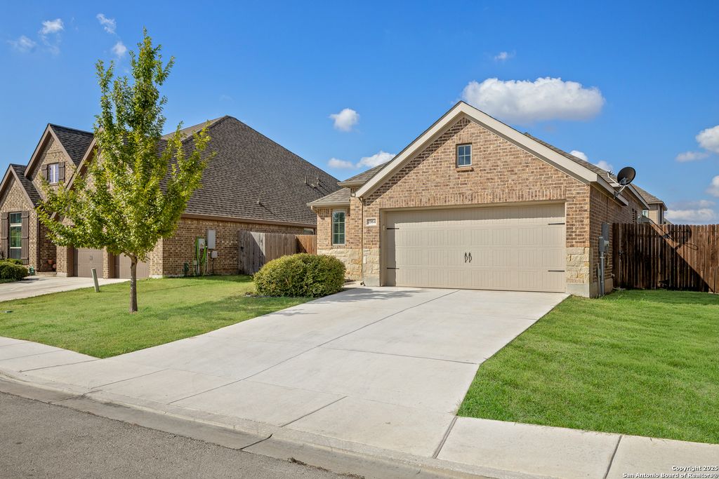Photo of 2964 Grove Terrace, Seguin, TX 78155 (MLS # 1913639)