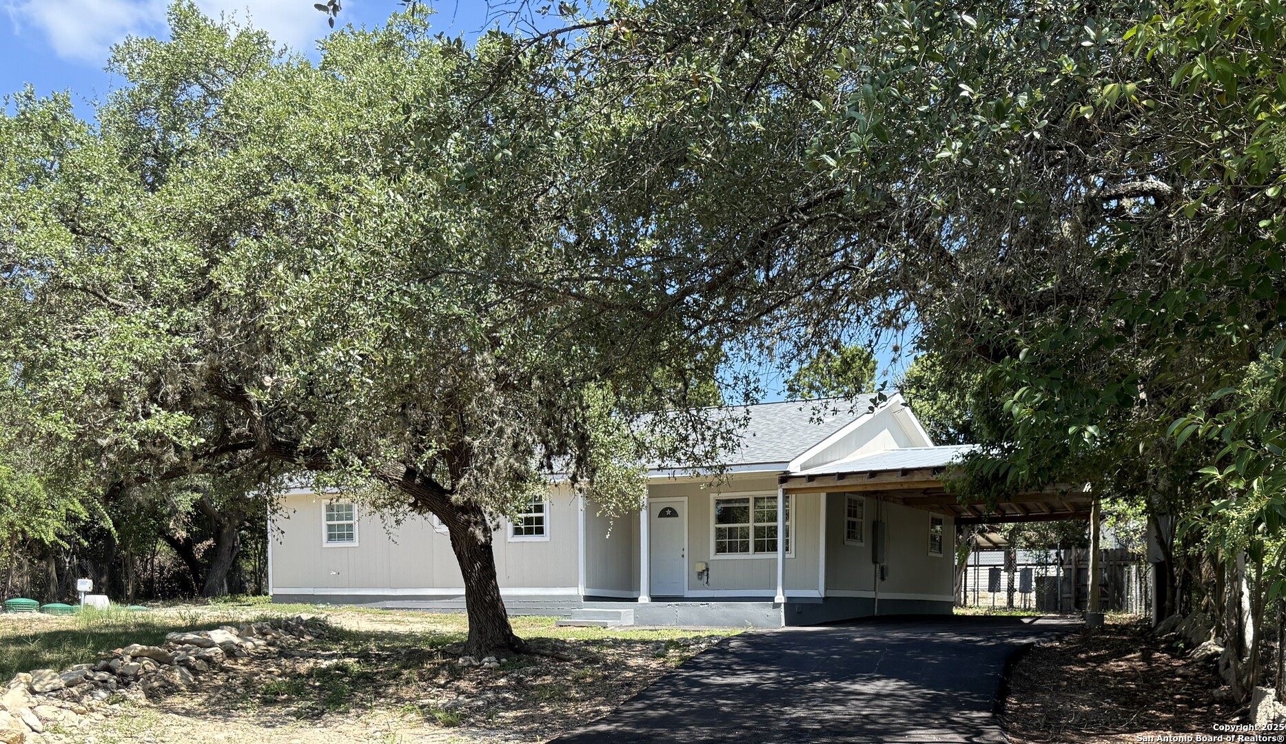 Photo 1 of 56 — 560 Wickford Way, Canyon Lake, TX 78133