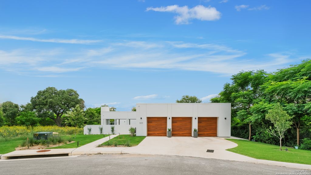 Photo of 8218 Country Lane Court, San Antonio, TX 78209 (MLS # 1879596)