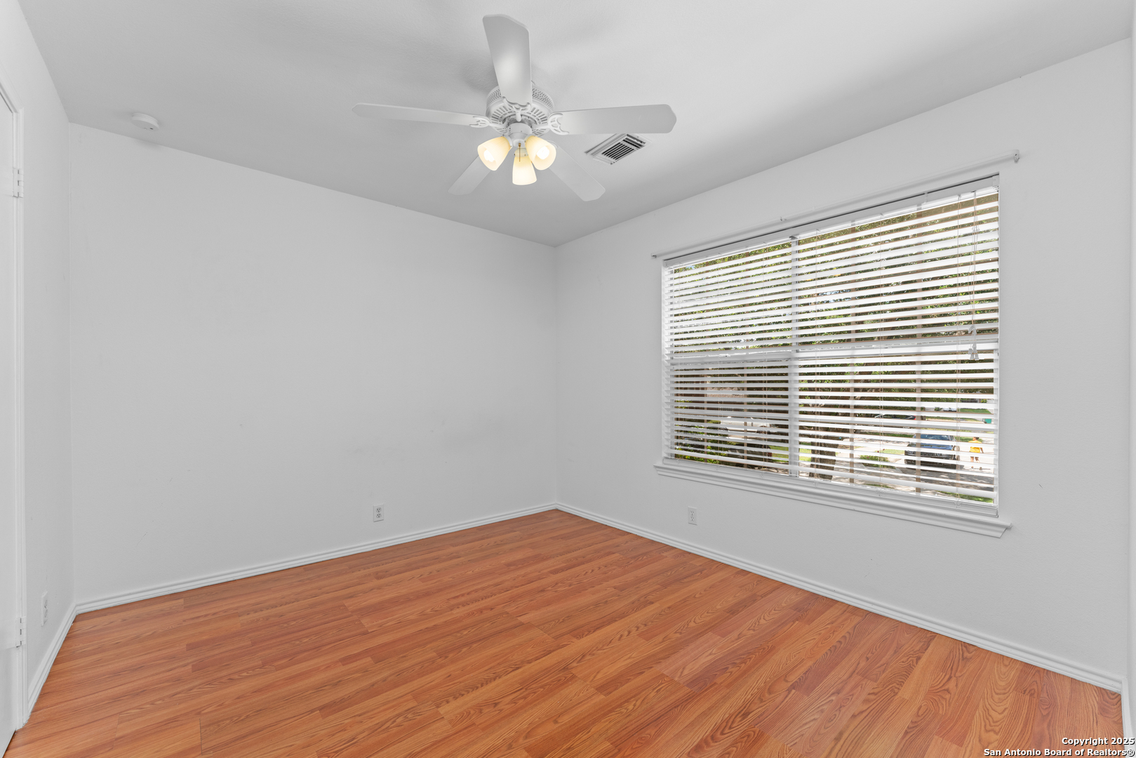 Universal City, Texas 78148, United States, 3 Bedrooms Bedrooms, ,3 BathroomsBathrooms,Residential,Active,223527