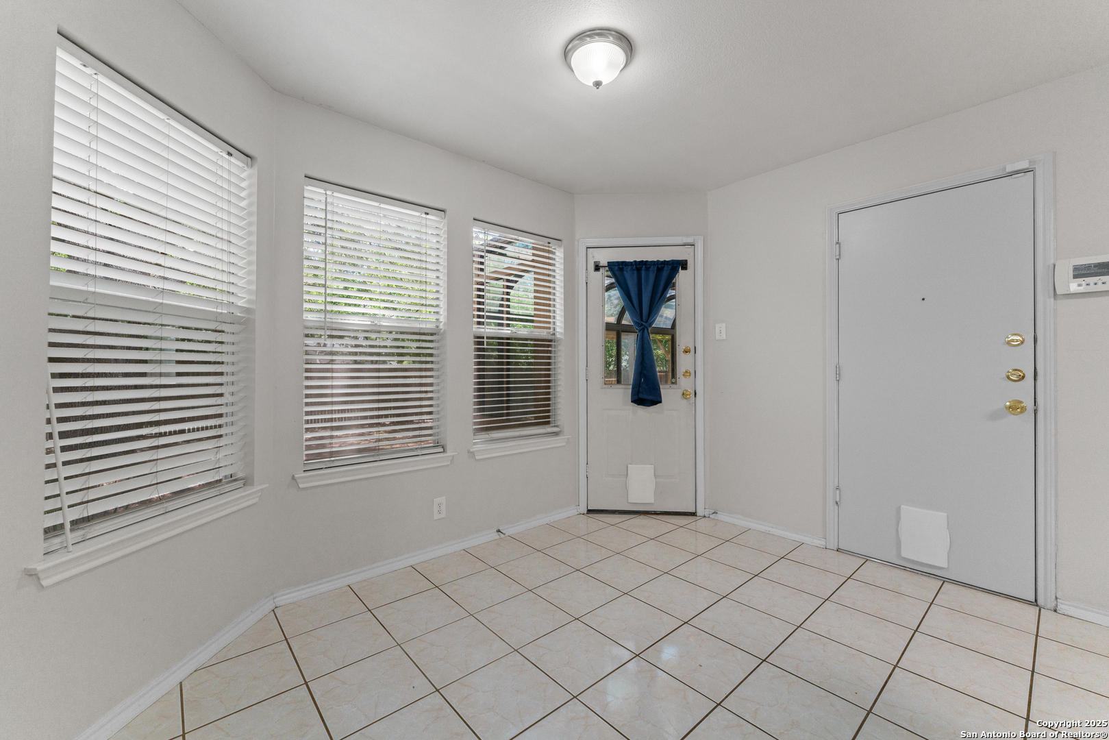 Universal City, Texas 78148, United States, 3 Bedrooms Bedrooms, ,3 BathroomsBathrooms,Residential,Active,223527