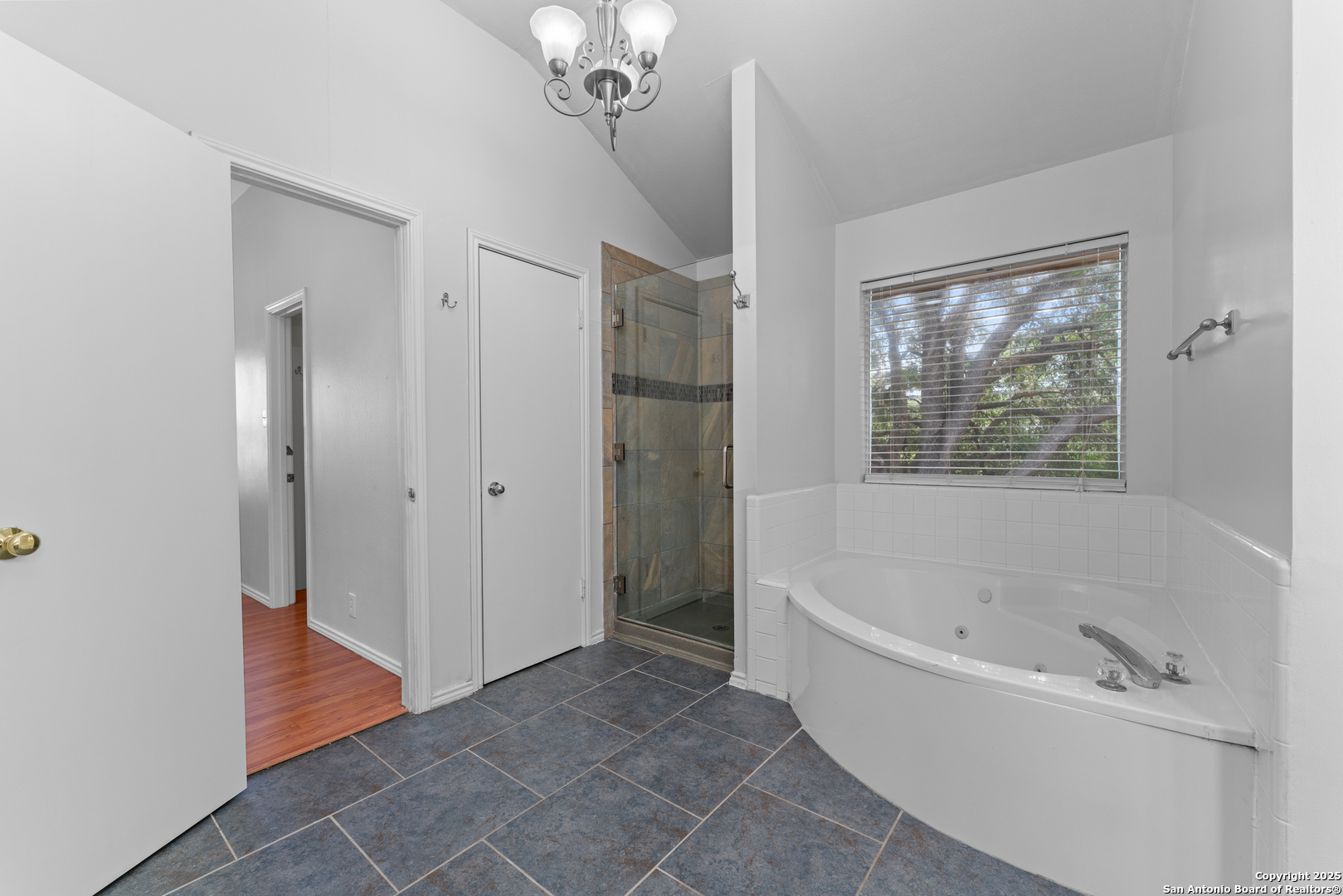 Universal City, Texas 78148, United States, 3 Bedrooms Bedrooms, ,3 BathroomsBathrooms,Residential,Active,223527