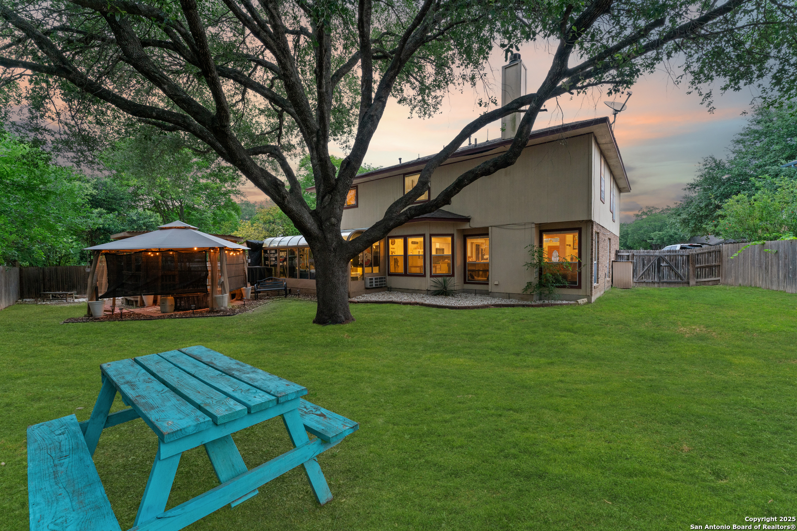 Universal City, Texas 78148, United States, 3 Bedrooms Bedrooms, ,3 BathroomsBathrooms,Residential,Active,223527