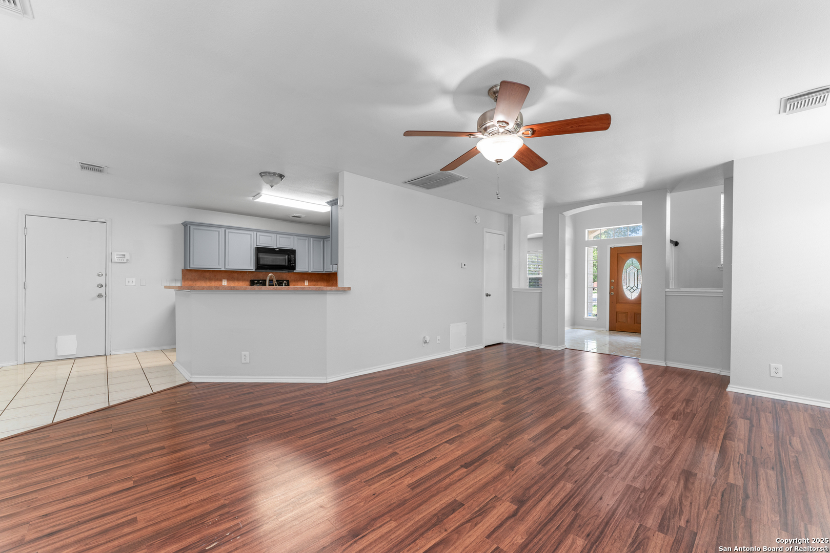 Universal City, Texas 78148, United States, 3 Bedrooms Bedrooms, ,3 BathroomsBathrooms,Residential,Active,223527