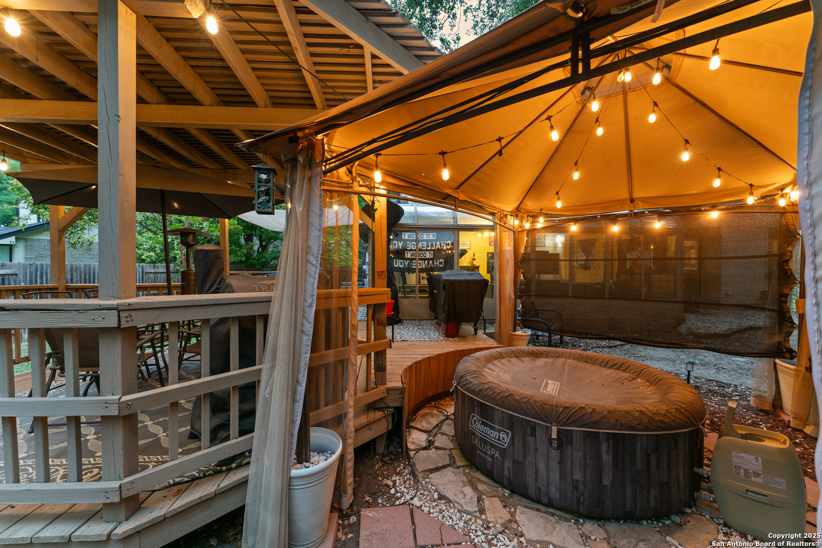 Universal City, Texas 78148, United States, 3 Bedrooms Bedrooms, ,3 BathroomsBathrooms,Residential,Active,223527