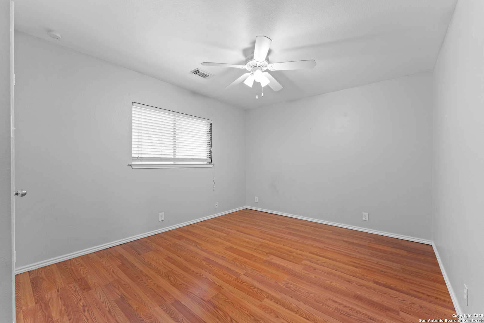 Universal City, Texas 78148, United States, 3 Bedrooms Bedrooms, ,3 BathroomsBathrooms,Residential,Active,223527