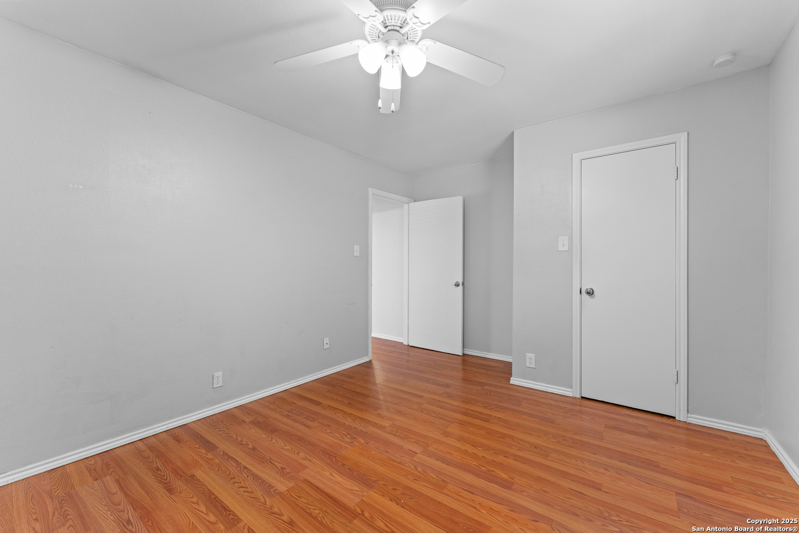 Universal City, Texas 78148, United States, 3 Bedrooms Bedrooms, ,3 BathroomsBathrooms,Residential,Active,223527