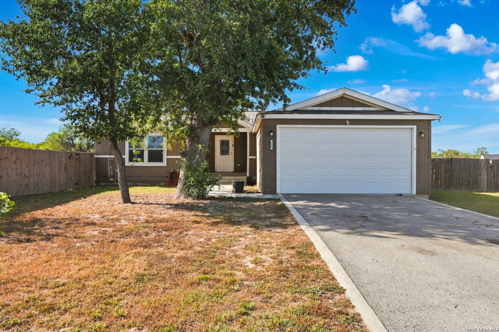Photo of 214 CORDELL CREEK DR, Seguin, TX 78155 (MLS # 2015619)