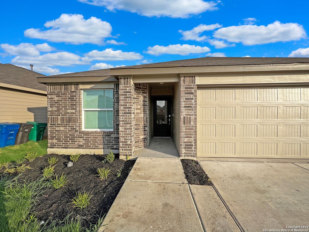 Photo of 622 Bean Bend, San Antonio, TX 78221 (MLS # 1915258)