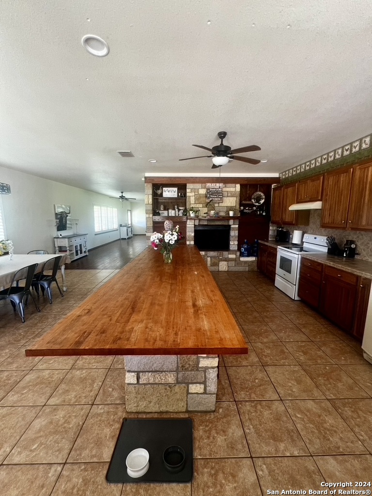 660 TREY'S CREEK RD