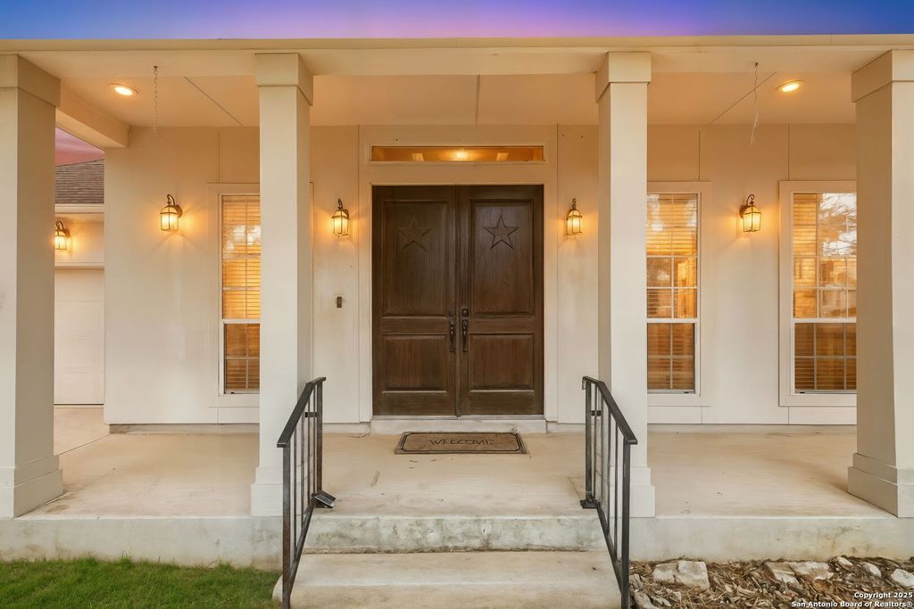 Photo of 306 HORNPIPE HLS, San Antonio, TX 78260 (MLS # 1929610)