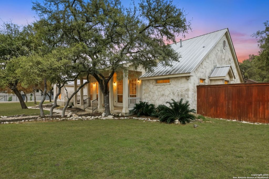Photo of 306 HORNPIPE HLS, San Antonio, TX 78260 (MLS # 1929610)