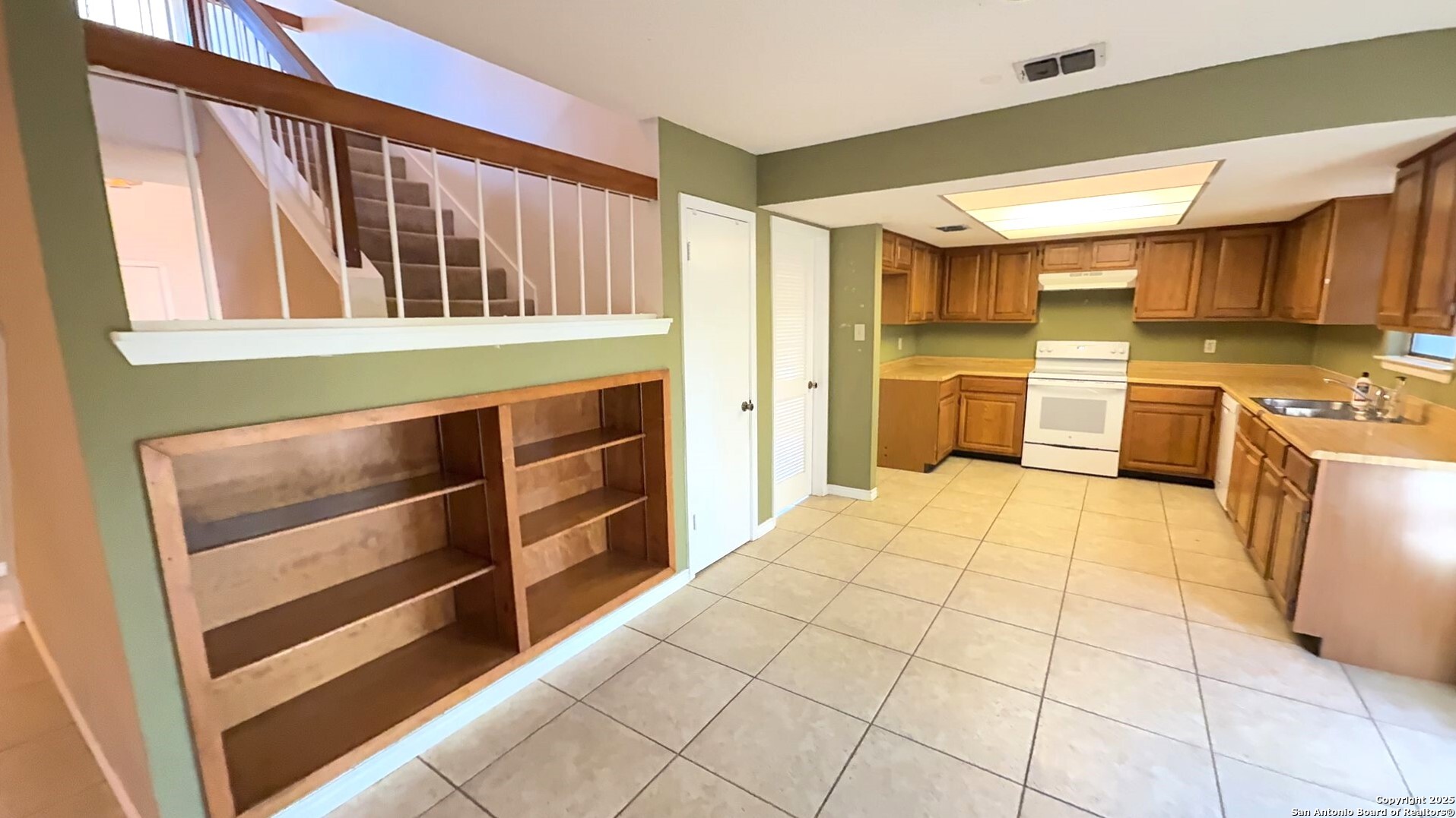 San Antonio, Texas 78249, United States, 4 Bedrooms Bedrooms, ,3 BathroomsBathrooms,Residential,Active,236041