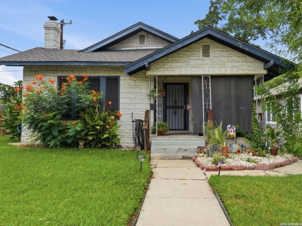 Photo of 701 RIGSBY AVE, San Antonio, TX 78210 (MLS # 2001706)