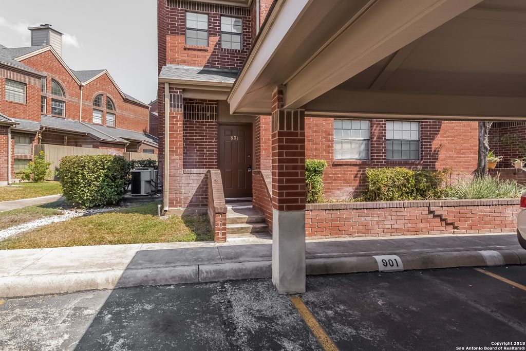 Photo of 7930 ROANOKE RUN 901 #901, San Antonio, TX 78240 (MLS # 1939424)