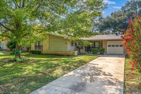Photo of 139 VERDANT ST, San Antonio, TX 78209 (MLS # 1993624)