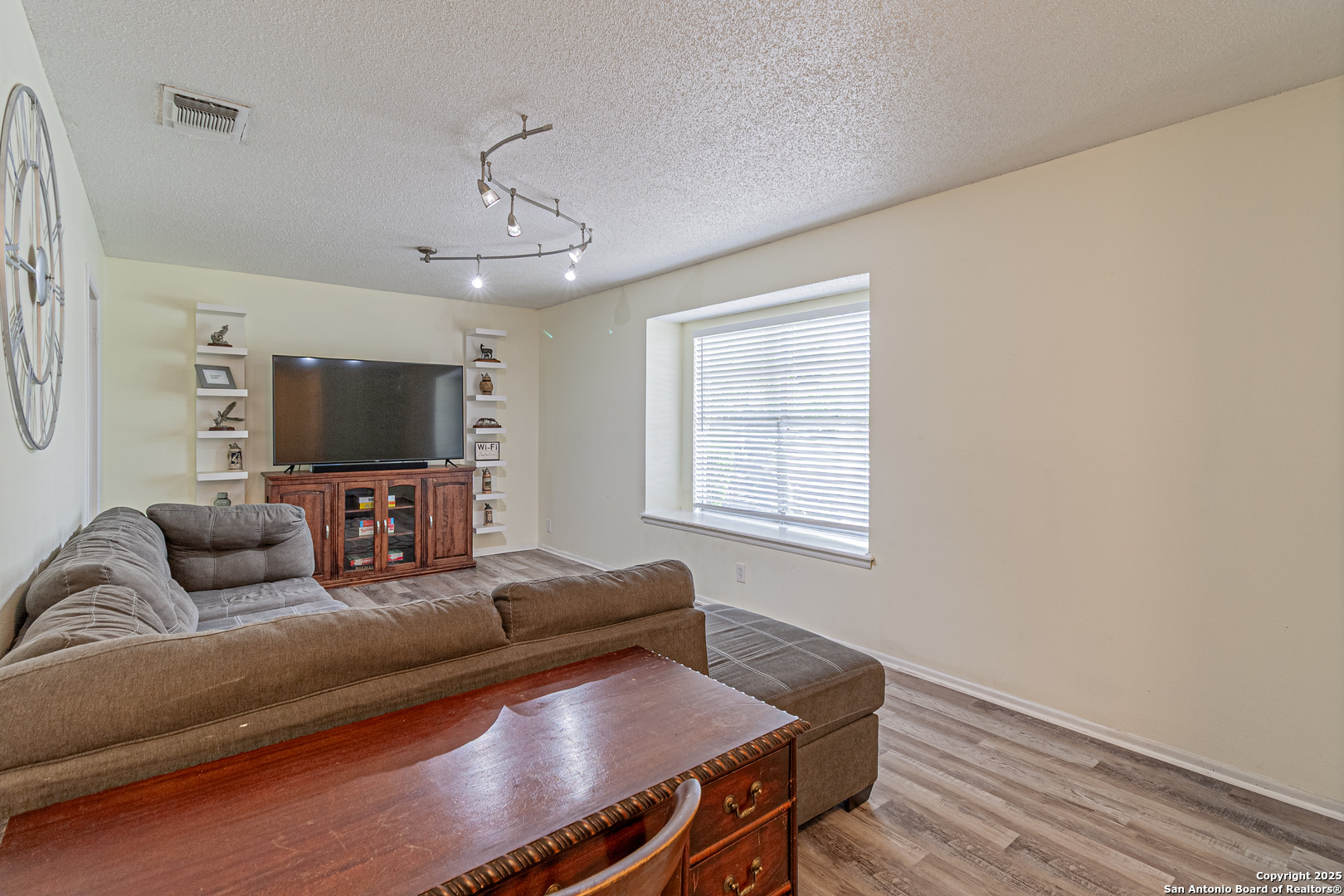 5718 Ponderosa Dr