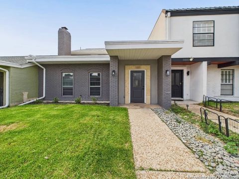 385 Fenwick Windcrest TX 78239