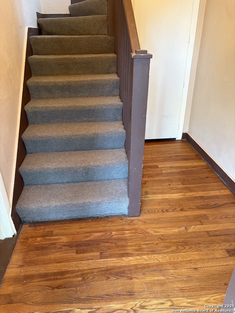 210 E Lullwood Ave 208