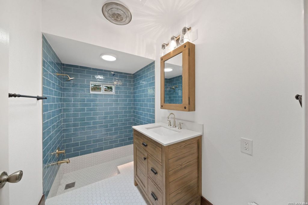 Photo of 8390 N Verde 2 #2, San Antonio, TX 78240 (MLS # 1951892)