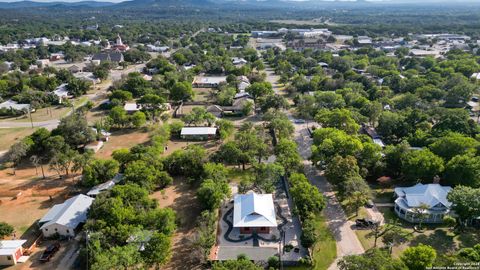 A home in Bandera