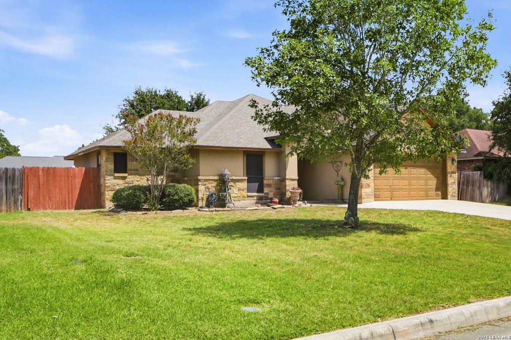 Photo of 314 Yorktown, Pleasanton, TX 78064 (MLS # 2012608)