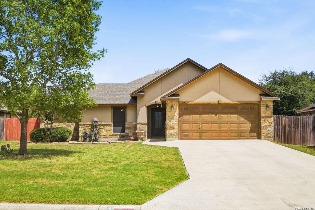 Photo of 314 Yorktown, Pleasanton, TX 78064 (MLS # 2012608)