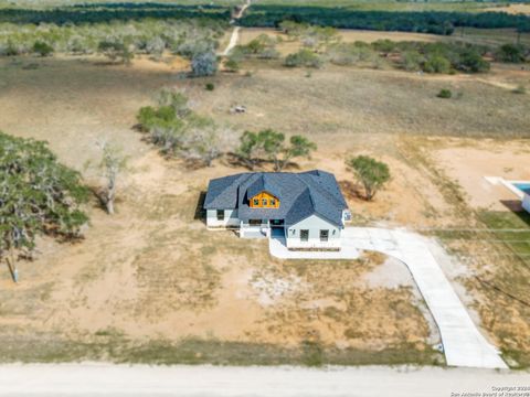 A home in Floresville