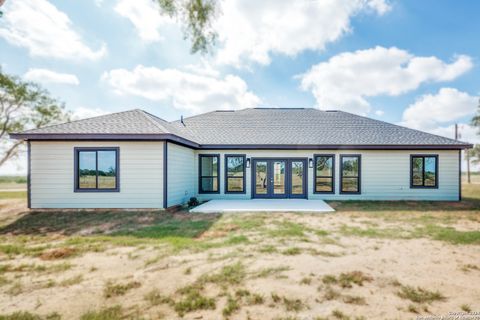 A home in Floresville