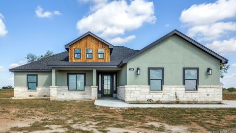 A home in Floresville