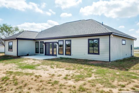 A home in Floresville