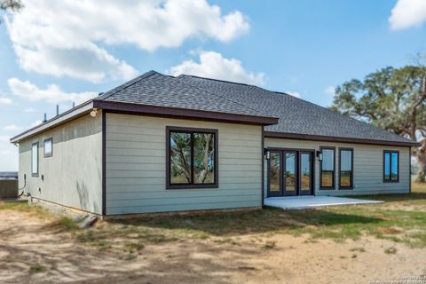 A home in Floresville