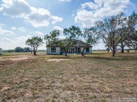 A home in Floresville