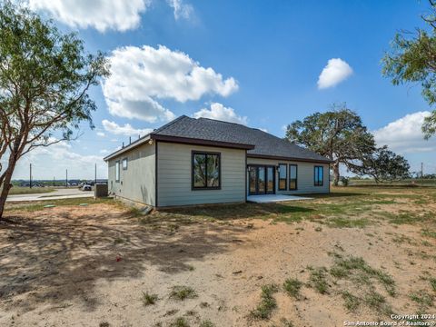 A home in Floresville