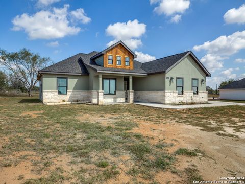 A home in Floresville