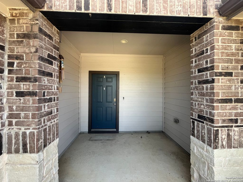 Photo of 805 Margay, Seguin, TX 78155 (MLS # 1880347)