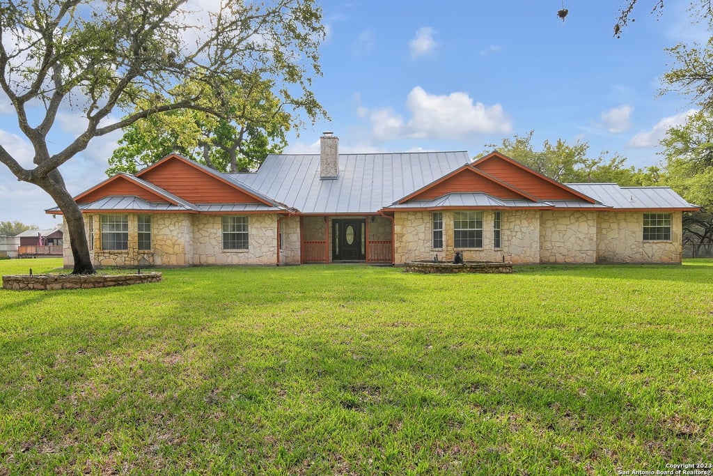 Photo of 2112 Eichman Rd, Poteet, TX 78065 (MLS # 1951104)