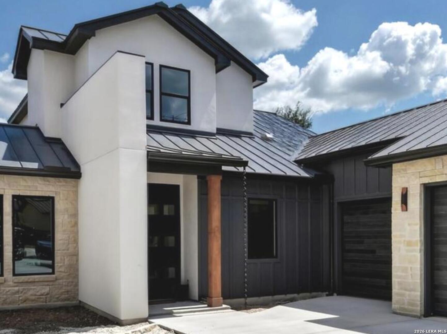 239 S Junius Peak