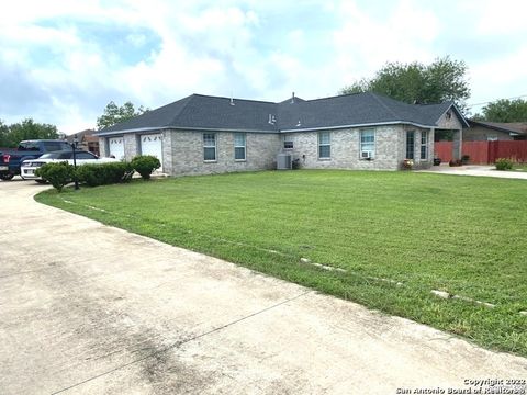 A home in Floresville