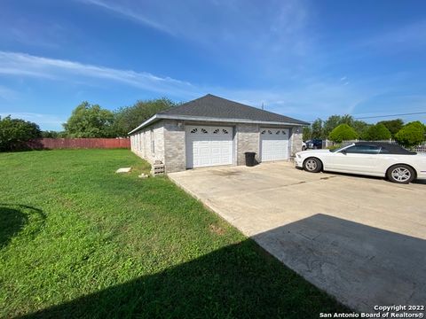 A home in Floresville