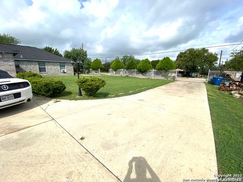 A home in Floresville