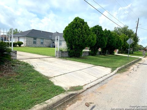 A home in Floresville