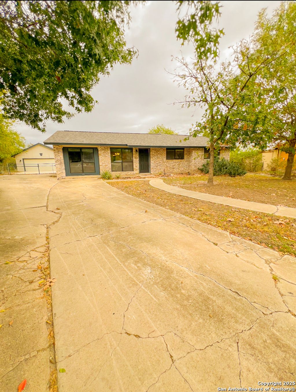 Photo of 3818 Grey Knoll Dr, San Antonio, TX 78230 (MLS # 1925604)