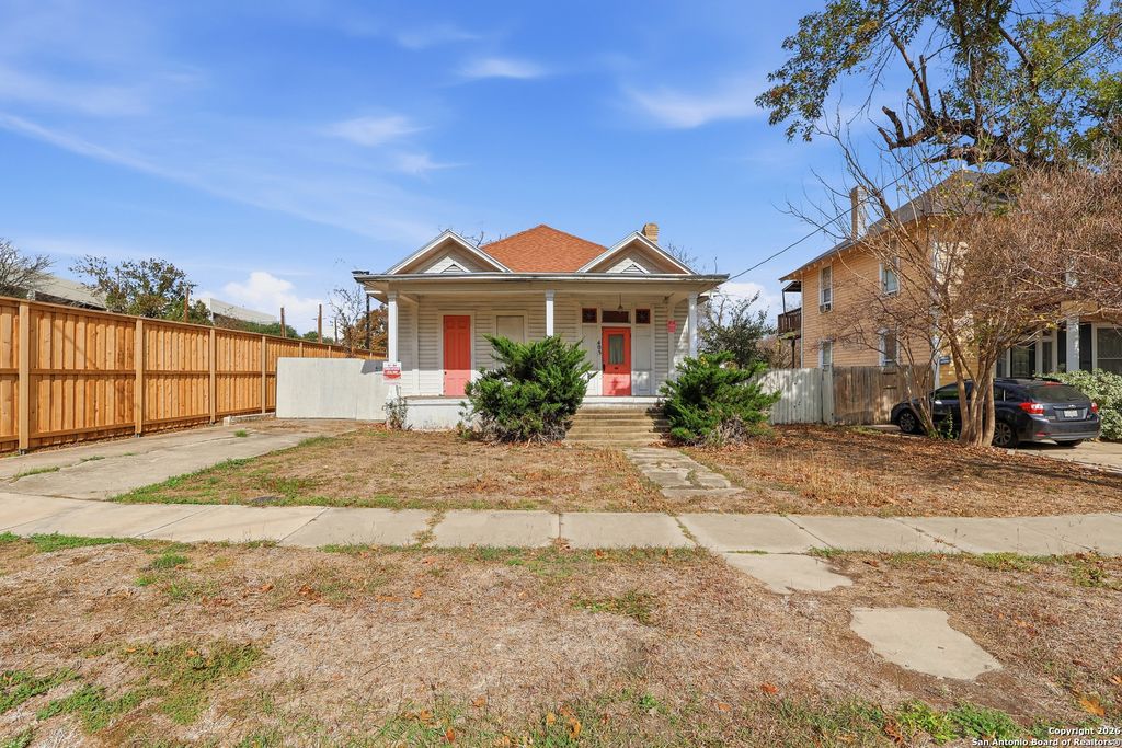 Photo of 405 Laurel, San Antonio, TX 78212 (MLS # 1932356)